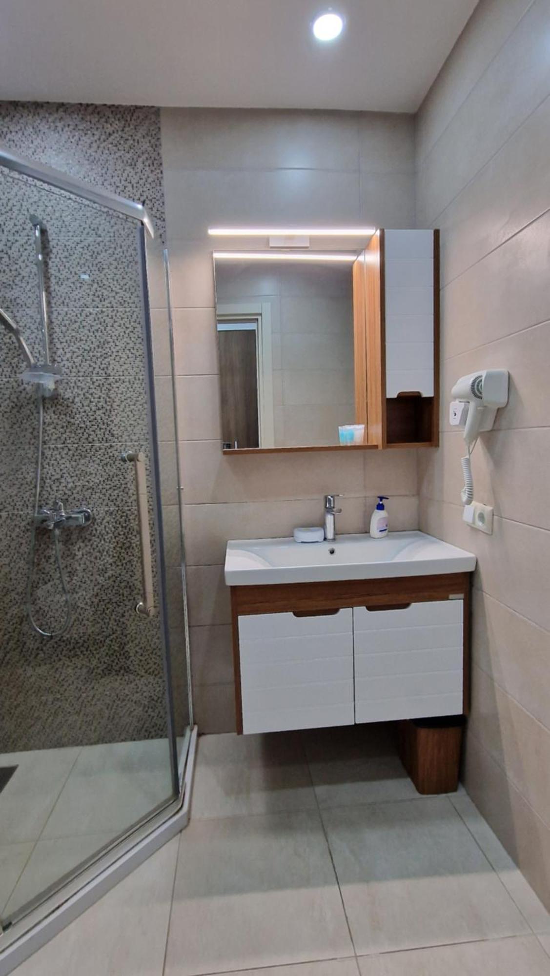Your Beach Tower Batumi Quarto foto