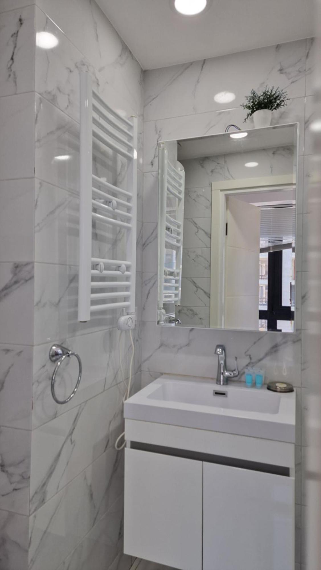 Your Beach Tower Batumi Quarto foto